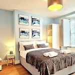 Spacious 2 Bedroom 3 Min Walk Mile End Station -Sleeps 5