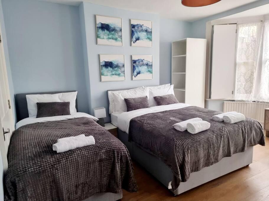Apartment Spacious 2 Bedroom 3 Min Walk Mile End Station -sleeps 5